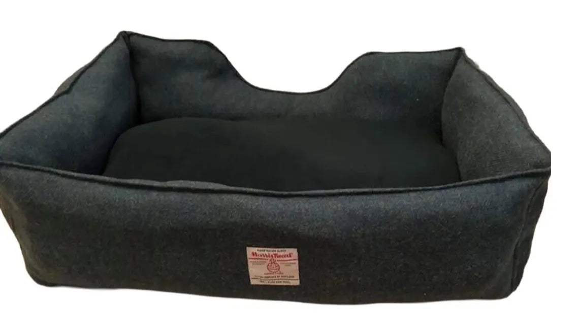 Harris tweed dog bed , puppy gift ,dog bed ,new pet gift ,puppy set ,puppy bed.