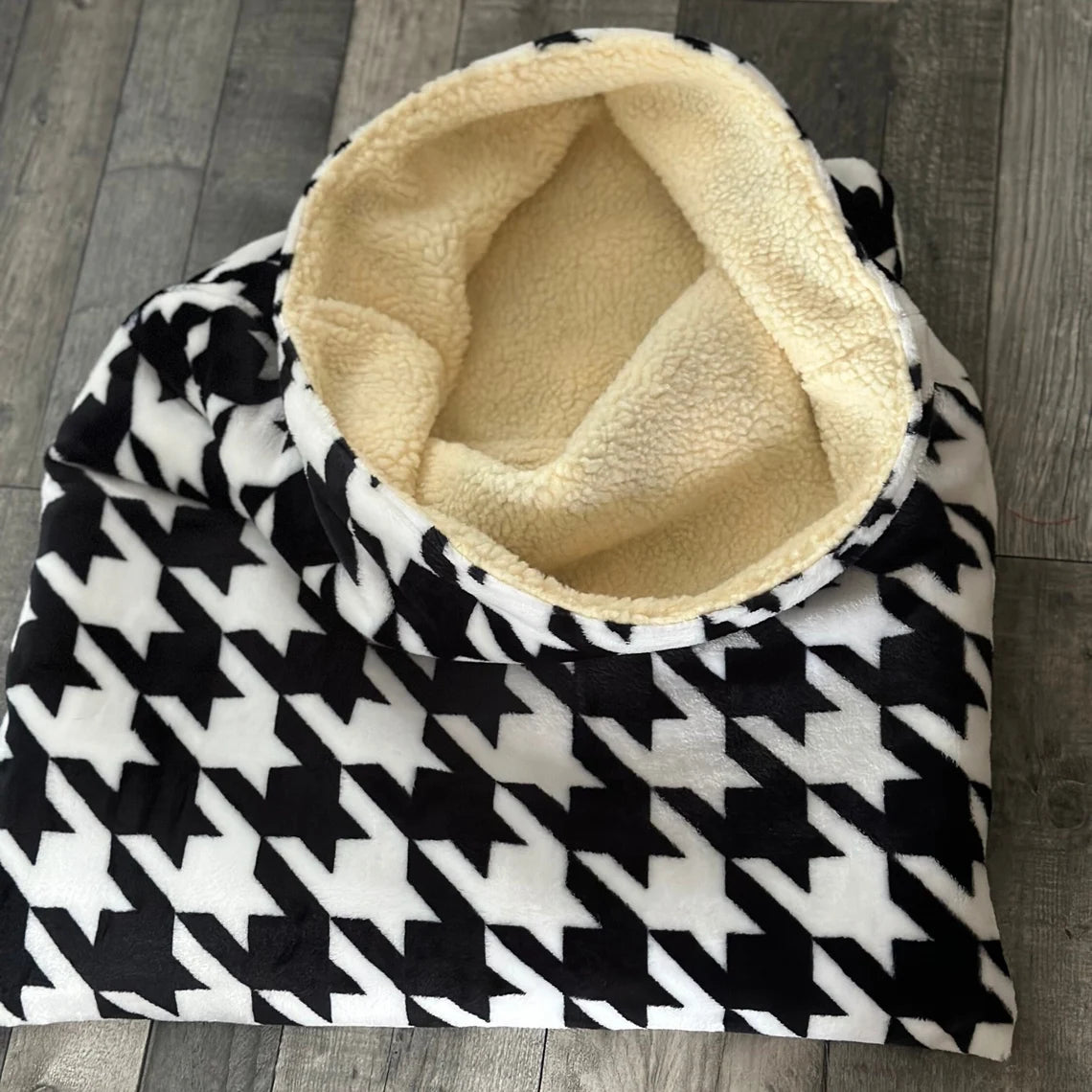Houndstooth Dog Snuggle Sack: Fleece Pet Bed Warmer.
