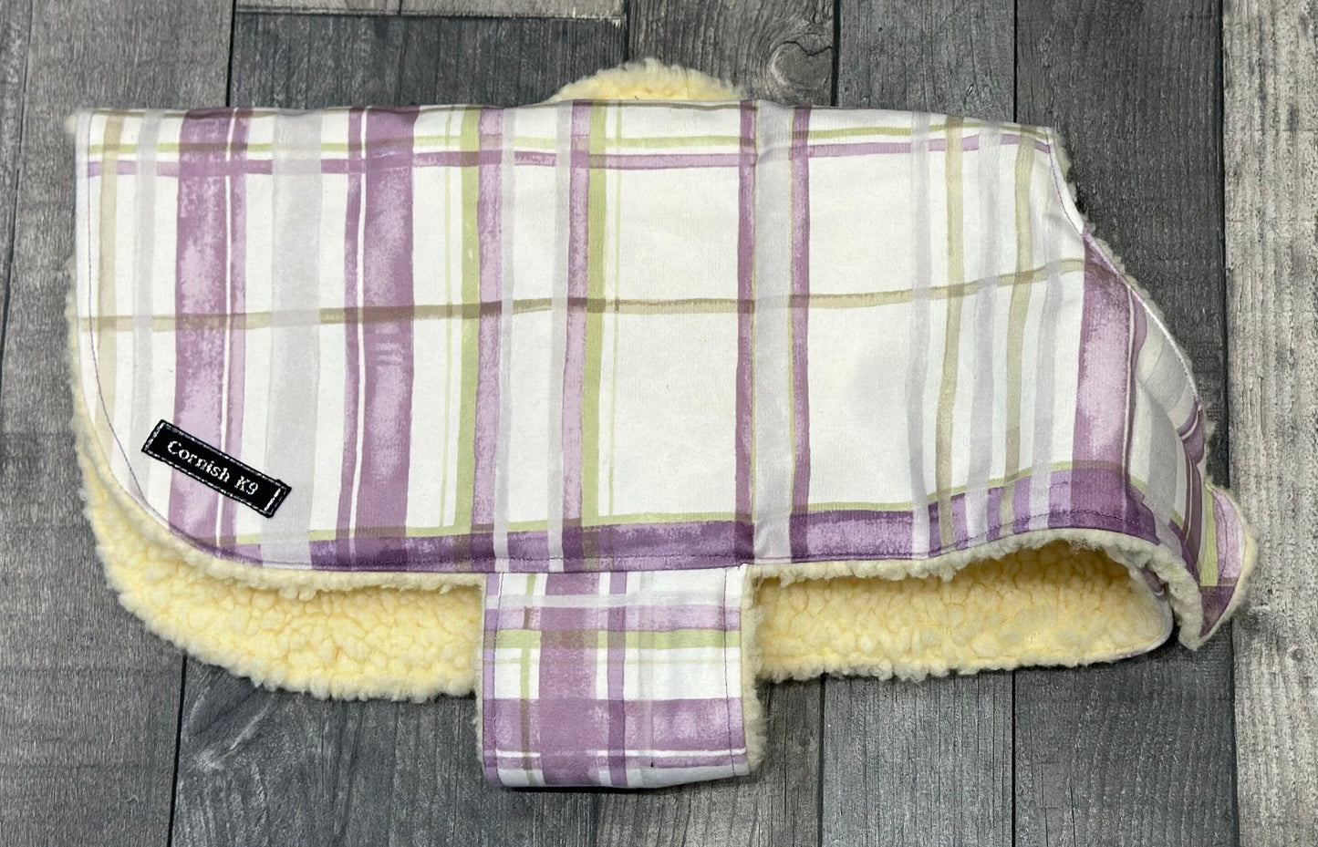 Dachshund water resistant dog coat, waterproof dog coat, shower proof dog coat ,pet lover, pet accessories,dachshund dog coat